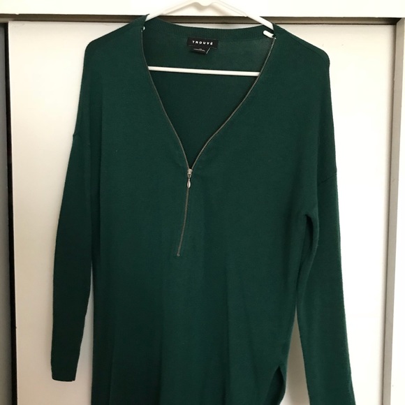 Green Light Weight Sweater! - Picture 2 of 3